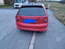 Rot Gebraucht 2003 Honda Civic Sport Kleinwagen | 600 €