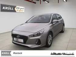 Weiß Gebraucht 2018 Hyundai i30 Select Kombi | 10.990 € (Etwas zu teuer)