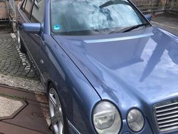 Blau Gebraucht 1996 Mercedes E420 Limousine | 9.900 €