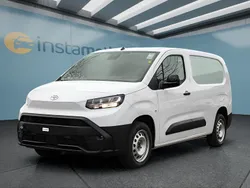 Weiß Neu 2025 Toyota Proace City Van | 29.749 € (Etwas zu teuer)