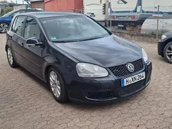 Schwarz Gebraucht 2004 VW Golf IV Sportline Limousine | 2.200 € (Fairer Preis)
