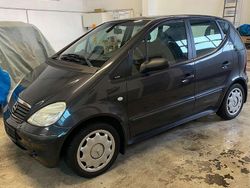 Meteorgrau Gebraucht 2002 Mercedes A140 Limousine | 1.850 € (Fairer Preis)