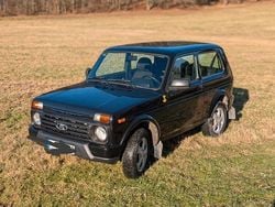 Schwarz Gebraucht 2018 Lada Urban SUV | 11.500 € (Fairer Preis)