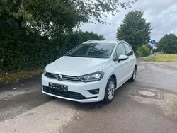 Weiß Gebraucht 2017 VW Golf Sportsvan Comfortline Van / Kleinbus | 11.200 € (Guter Preis)