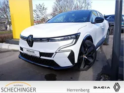 Weiß Gebraucht 2024 Renault Mégane Limousine | 36.890 € (Guter Preis)