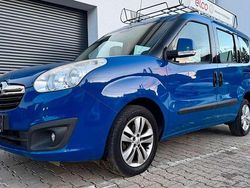 Blau Gebraucht 2016 Opel Combo Van / Kleinbus | 6.600 € (Guter Preis)