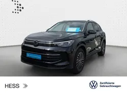 Deep black perleffekt Gebraucht 2024 VW Tiguan Life SUV | 36.449 € (Fairer Preis)