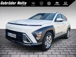 Weiss / Neu 2025 Hyundai Kona Trend SUV | 28.890 € (Fairer Preis)