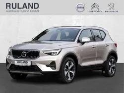 Jupiter / metallic Gebraucht 2023 Volvo XC40 Core SUV | 39.490 € (Etwas zu teuer)