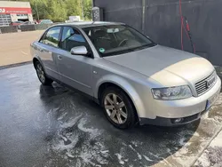 Grau Gebraucht 2001 Audi A4 Limousine | 1.099 € (Superpreis)