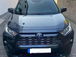 Grau Gebraucht 2020 Toyota RAV4 Hybrid Team SUV | 30.999 € (Fairer Preis)