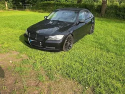 Schwarz Gebraucht 2006 BMW 330 Limousine | 9.849 € (Teuer)
