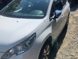 Weiß Gebraucht 2016 Peugeot 2008 Allure SUV | 7.000 € (Guter Preis)