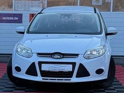 Weiß Gebraucht 2011 Ford Focus Limousine | 2.200 € (Guter Preis)