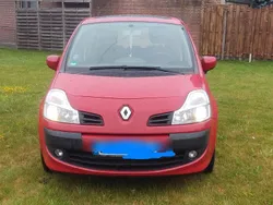Rot Gebraucht 2011 Renault Modus Dynamique Van / Kleinbus | 2.700 € (Fairer Preis)