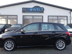 Schwarz Gebraucht 2015 Mercedes B180 Van / Kleinbus | 13.990 € (Guter Preis)