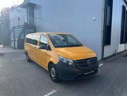Gelb Gebraucht 2017 Mercedes Vito Van / Kleinbus | 13.900 €