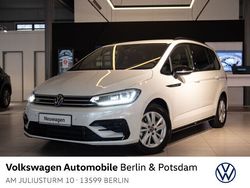 Weiß Gebraucht 2022 VW Touran Highline Van / Kleinbus | 51.890 €
