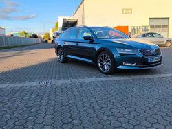 Blau Gebraucht 2017 Skoda Superb Kombi | 17.450 € (Etwas zu teuer)
