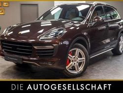 Mahagonimetallic Gebraucht 2015 Porsche Cayenne Turbo SUV | 45.990 € (Etwas zu teuer)