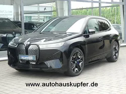Saphirschwarz Gebraucht 2023 BMW iX Sport Line SUV | 70.400 € (Fairer Preis)