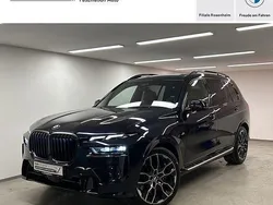 M carbonschwarz Gebraucht 2024 BMW X7 M Sport SUV | 99.450 € (Teuer)