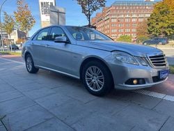 Silber Gebraucht 2010 Mercedes E220 Limousine | 7.400 € (Superpreis)