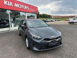 Grau Gebraucht 2024 Kia Ceed Sportswagon Comfort Kombi | 23.480 € (Superpreis)