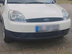 Weiß Gebraucht 2002 Ford Fiesta Kleinwagen | 1.600 € (Fairer Preis)