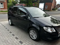 Schwarz Gebraucht 2010 VW Touran Trendline Van / Kleinbus | 4.200 € (Guter Preis)