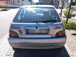 Silber Gebraucht 1999 Citroën Saxo Kleinwagen | 500 €