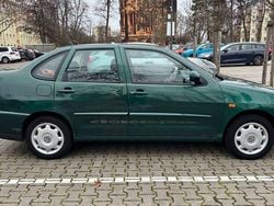 Grün Gebraucht 1997 VW Polo Classicline Limousine | 1.799 € (Etwas zu teuer)