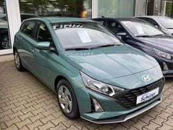 Mangrove green / mic Neu 2025 Hyundai i20 Comfort Kleinwagen | 16.900 € (Guter Preis)