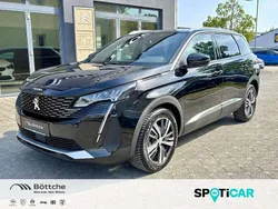 Lackierung schwarz perla nera/metallic klarlack Gebraucht 2023 Peugeot 5008 Allure Van / Kleinbus | 25.950 € (Fairer Preis)