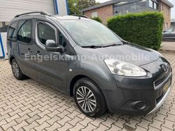 Grau Gebraucht 2015 Peugeot Partner Van / Kleinbus | 8.490 € (Fairer Preis)