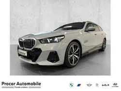 Grau Gebraucht 2024 BMW 520 M Sport Kombi | 53.650 € (Superpreis)