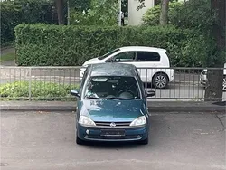 Blau Gebraucht 2001 Opel Corsa Kleinwagen | 800 € (Guter Preis)