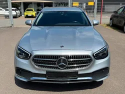 Hightechsilber metallic Gebraucht 2011 Mercedes E220 Avantgarde Kombi | 30.990 €