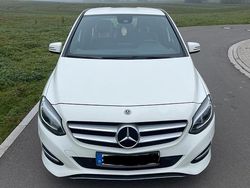 Weiß Gebraucht 2018 Mercedes B200 Van / Kleinbus | 14.200 €