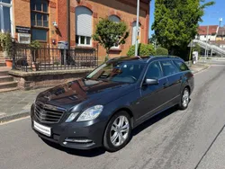 Grau Gebraucht 2011 Mercedes E250 Avantgarde Kombi | 10.950 € (Fairer Preis)