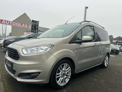 Bronze Gebraucht 2015 Ford Tourneo Courier Titanium Van / Kleinbus | 6.900 € (Etwas zu teuer)