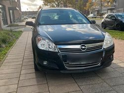 Schwarz Gebraucht 2008 Opel Astra Kombi | 2.300 € (Teuer)