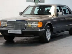 Grau Gebraucht 1982 Mercedes 500 Limousine | 26.900 €