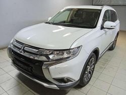 Weiß Gebraucht 2015 Mitsubishi Outlander Invite SUV | 9.900 € (Guter Preis)