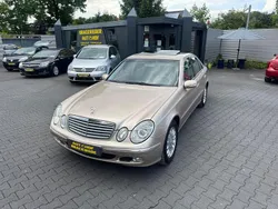Beige Gebraucht 2002 Mercedes E240 Limousine | 5.550 € (Fairer Preis)