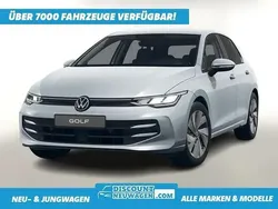 Oyster silver metallic Neu 2025 VW Golf VIII R Limousine | 31.670 € (Guter Preis)