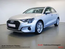 Silber (florettsilber) Gebraucht 2024 Audi A3 Sportback Advanced Limousine | 27.250 € (Guter Preis)