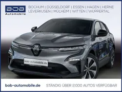 Grau Gebraucht 2023 Renault Mégane Evolution Limousine | 29.554 € (Teuer)