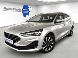 Silber Gebraucht 2023 Ford Focus Titanium Kombi | 22.290 € (Guter Preis)