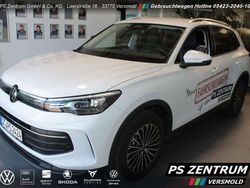 Pure white Gebraucht 2024 VW Tiguan Life SUV | 39.840 € (Teuer)